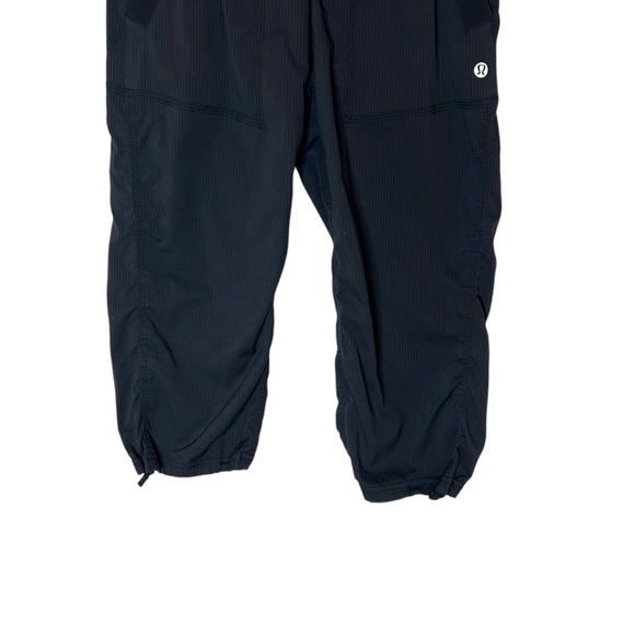 Lululemon Studio Crop- Black Athletic Joggers- Size 2 - Picture 11 of 15